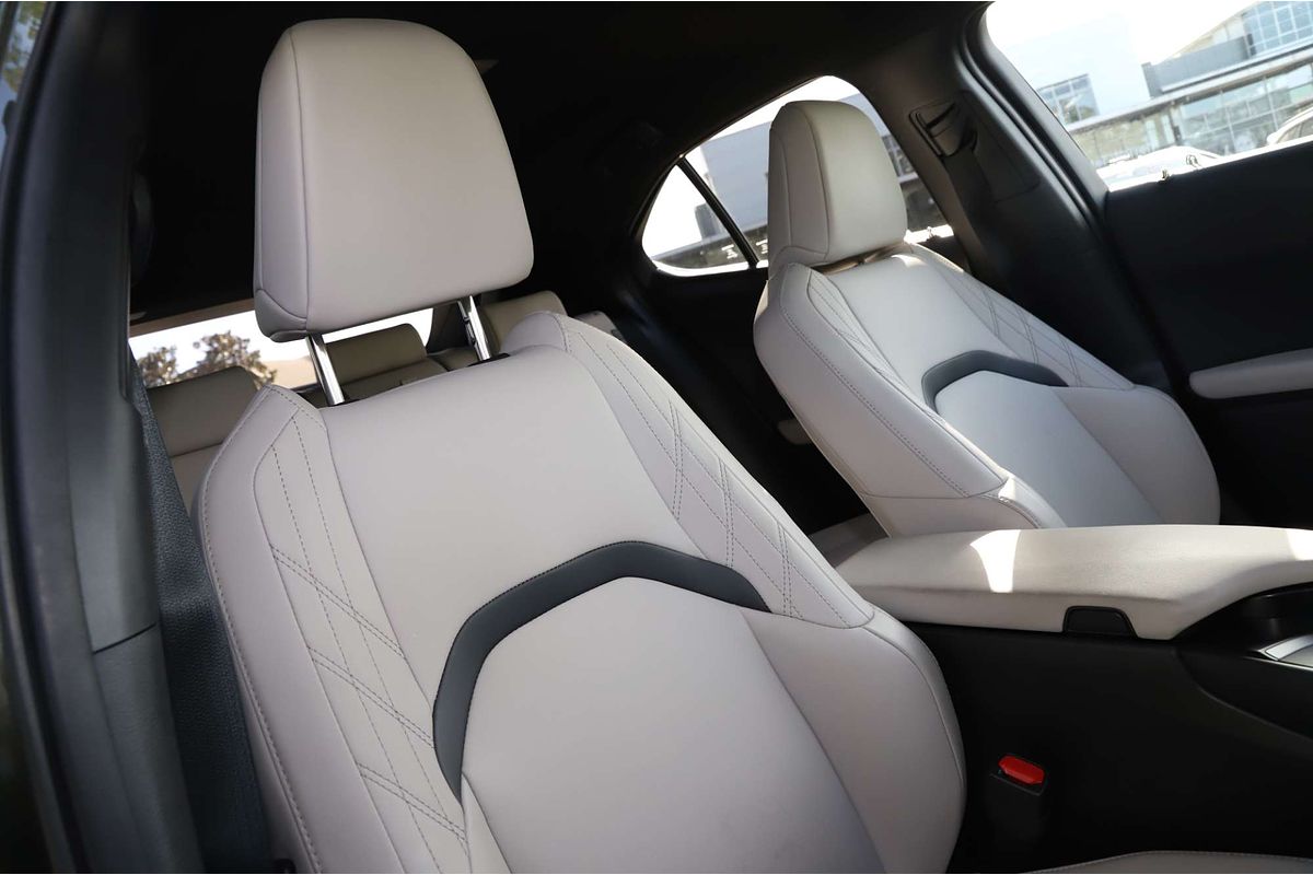 2024 Lexus UX UX250h Luxury MZAH10R