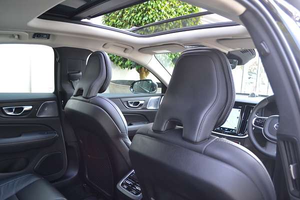 2022 Volvo S60 B5 Inscription