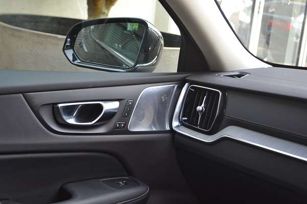 2022 Volvo S60 B5 Inscription