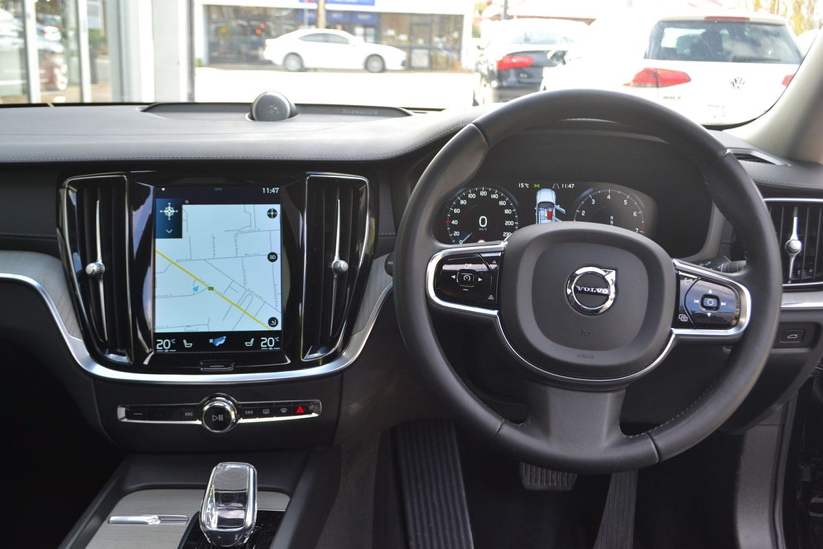2022 Volvo S60 B5 Inscription