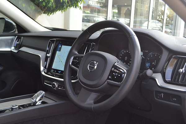 2022 Volvo S60 B5 Inscription