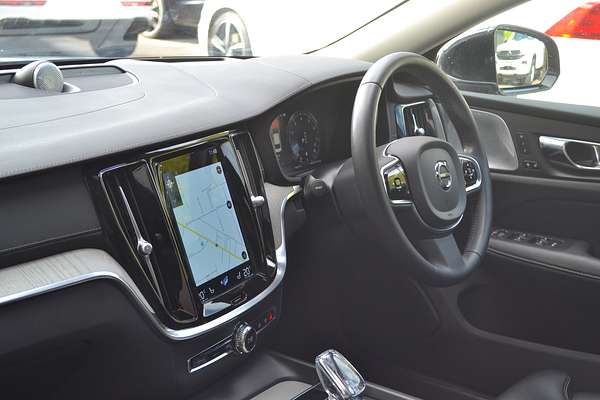 2022 Volvo S60 B5 Inscription