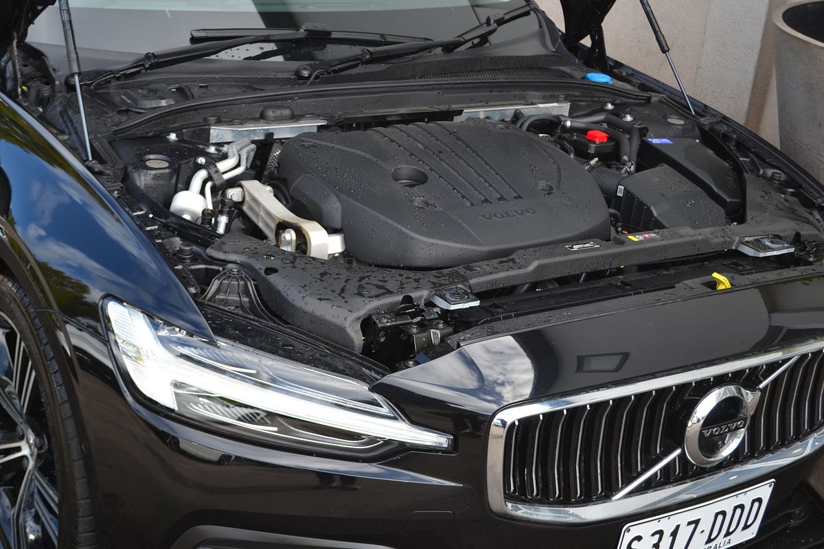 2022 Volvo S60 B5 Inscription