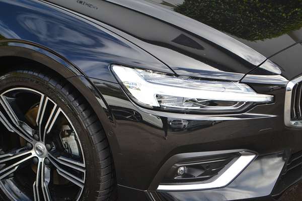 2022 Volvo S60 B5 Inscription