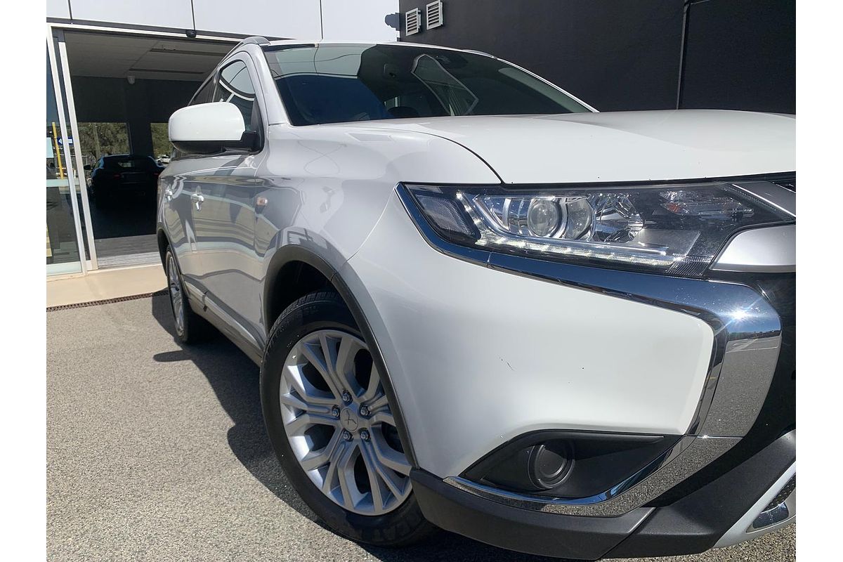 2020 Mitsubishi Outlander ES ZL