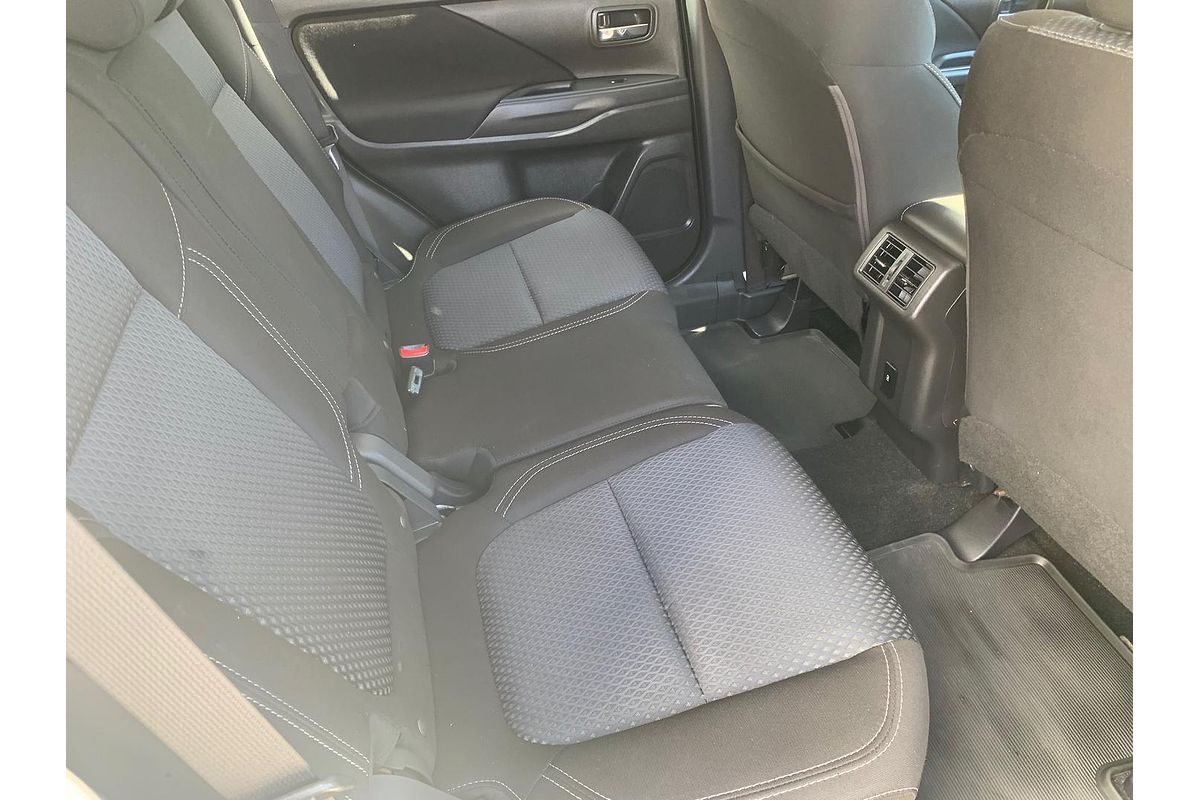 2020 Mitsubishi Outlander ES ZL