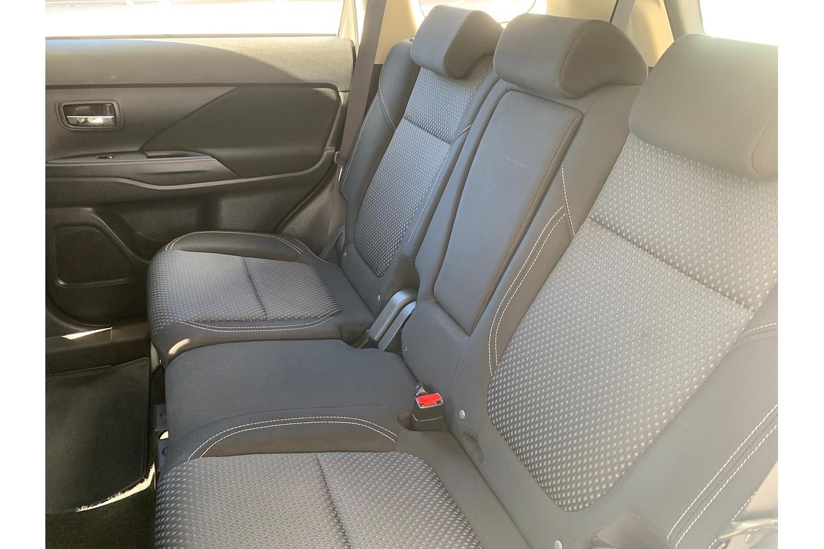 2020 Mitsubishi Outlander ES ZL