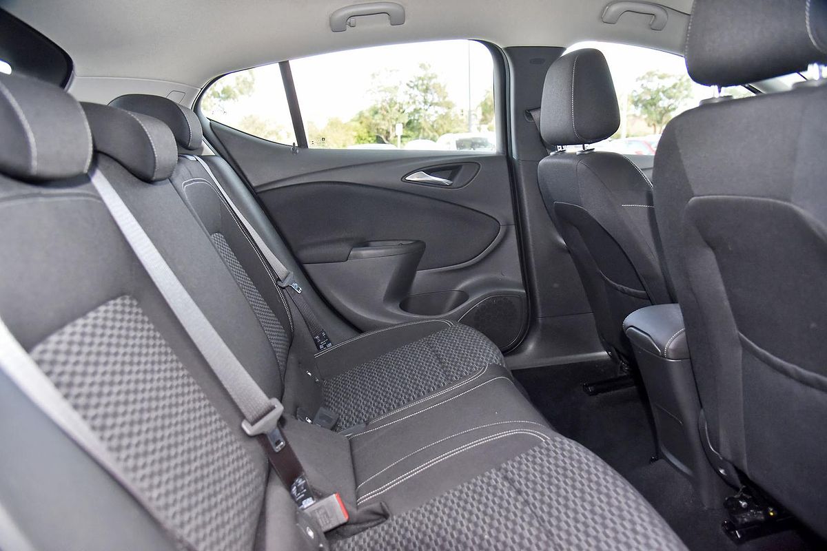 2016 Holden Astra R BK