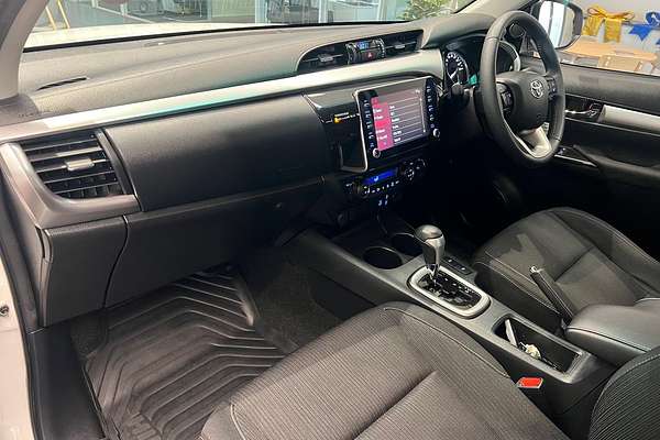 2022 Toyota Hilux SR5 GUN126R 4X4