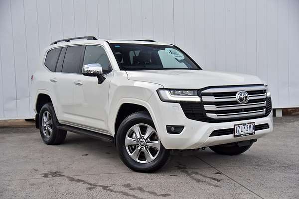 2024 Toyota Landcruiser Sahara FJA300R