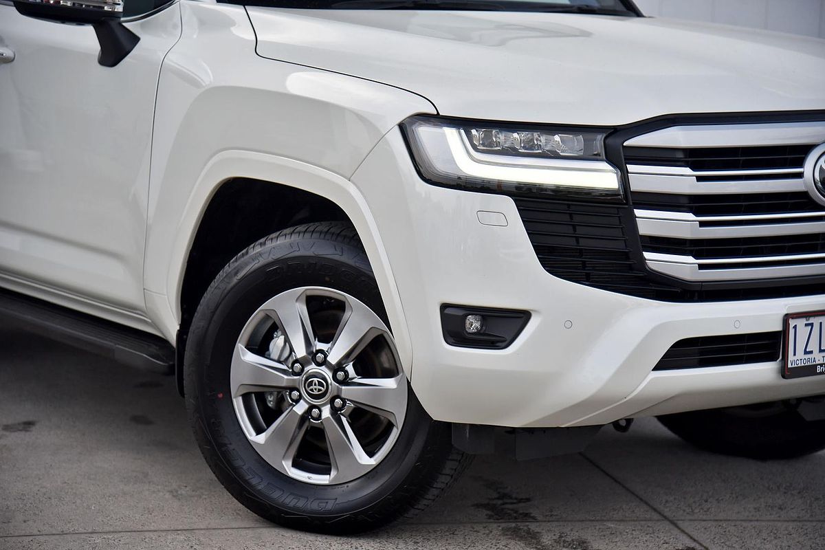 2024 Toyota Landcruiser Sahara FJA300R