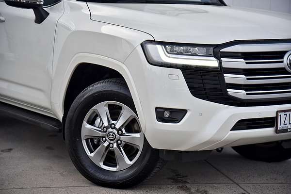 2024 Toyota Landcruiser Sahara FJA300R