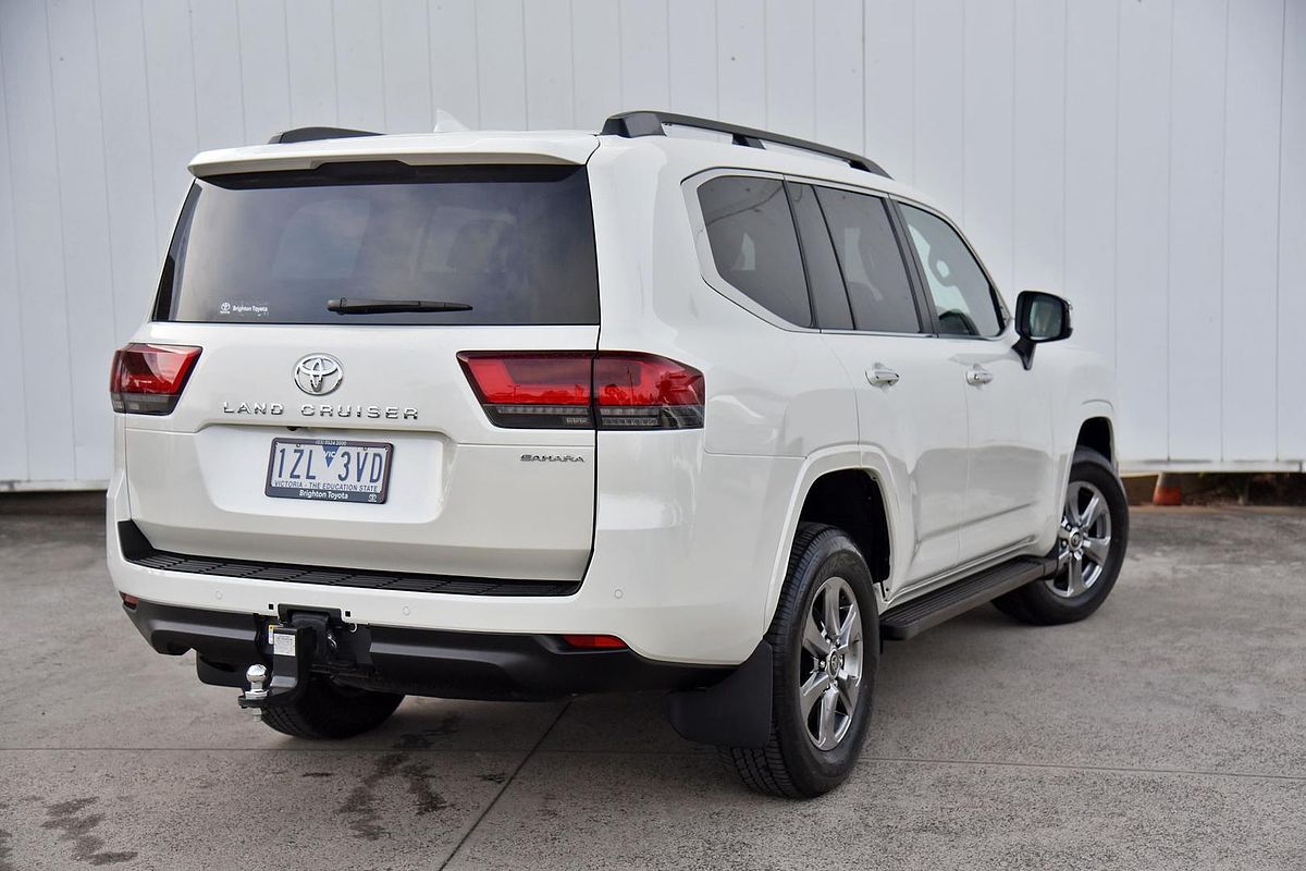2024 Toyota Landcruiser Sahara FJA300R