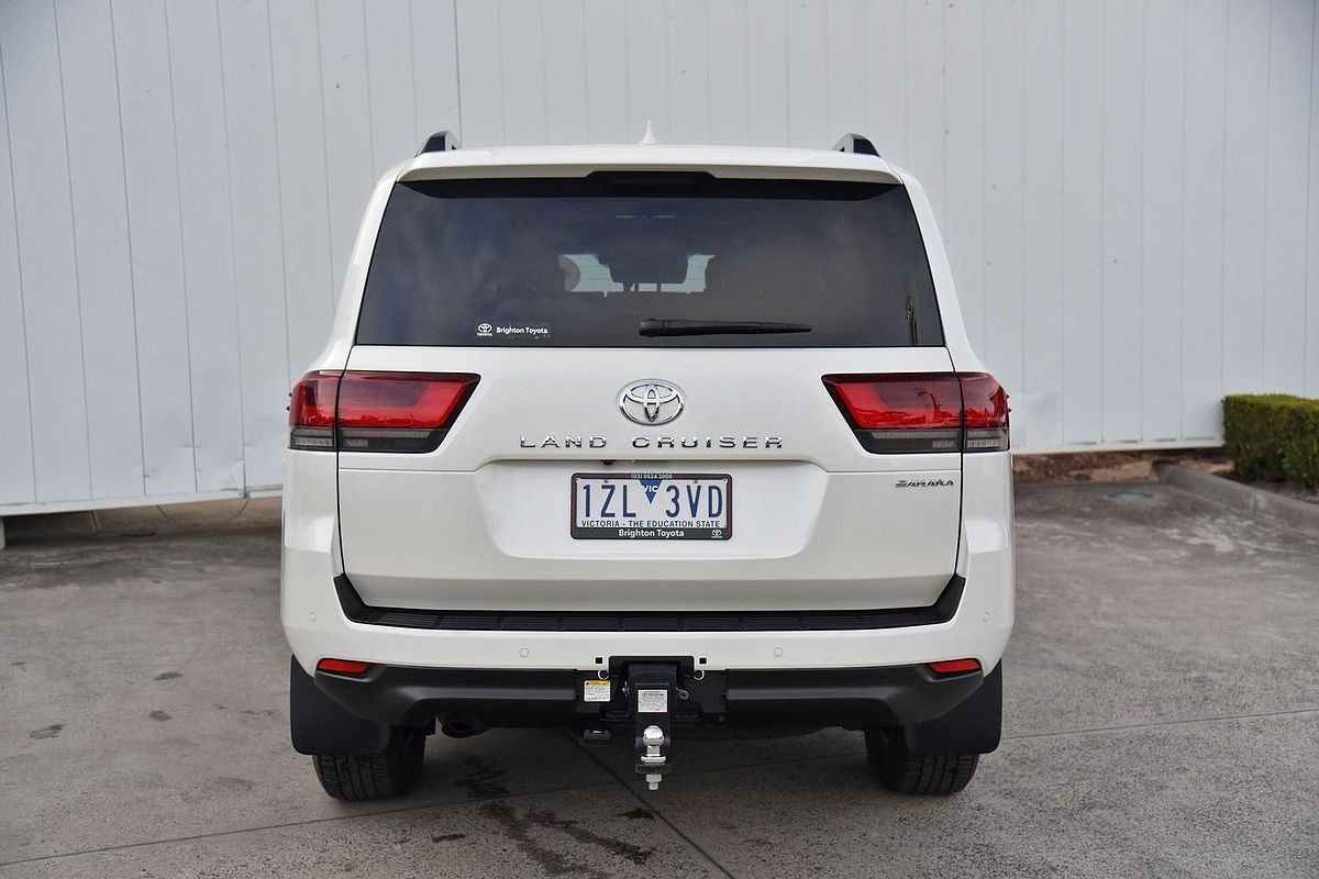 2024 Toyota Landcruiser Sahara FJA300R