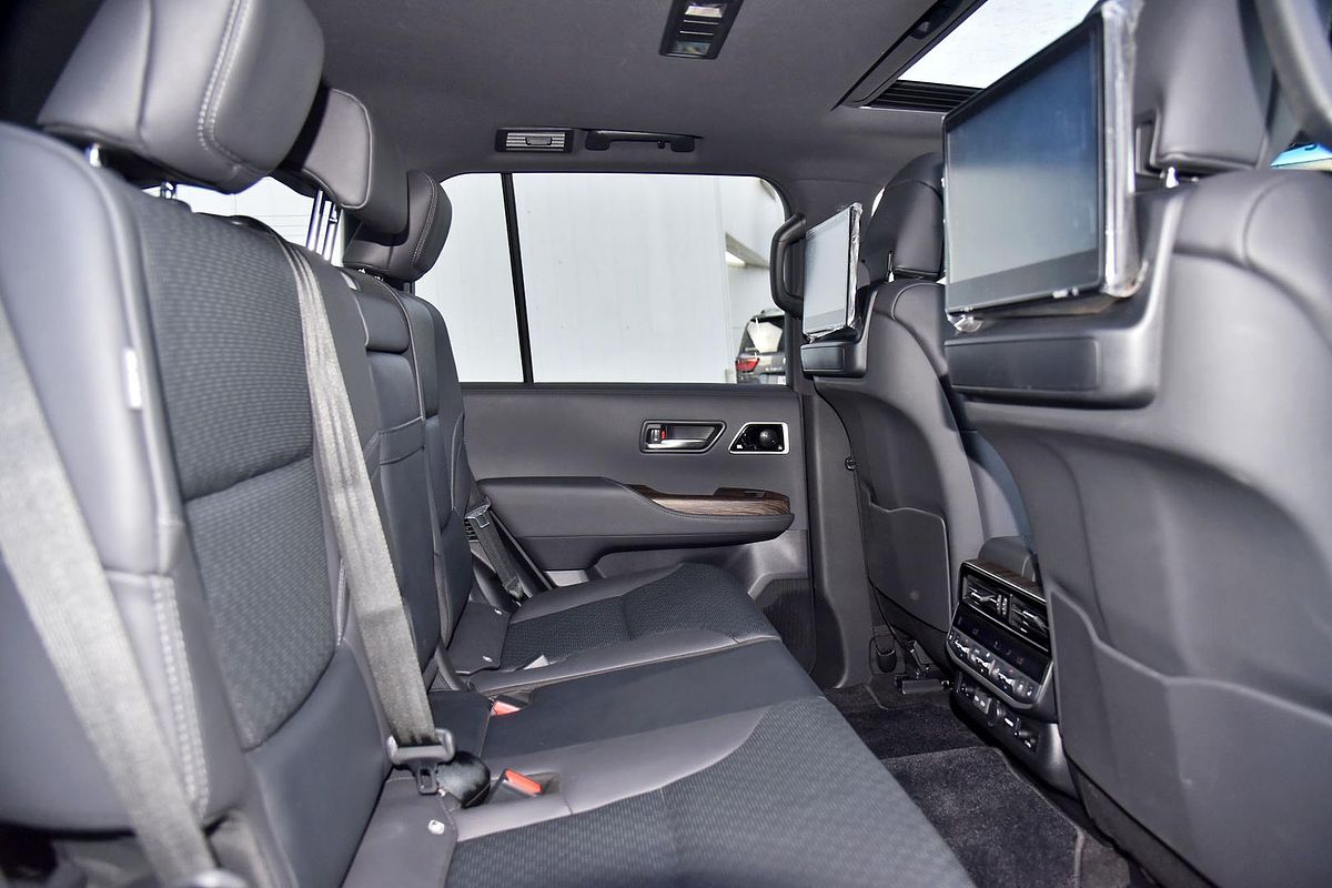 2024 Toyota Landcruiser Sahara FJA300R