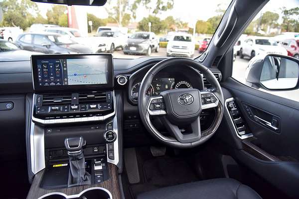 2024 Toyota Landcruiser Sahara FJA300R