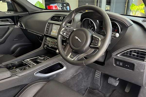 2016 Jaguar F-PACE 30d R-Sport X761