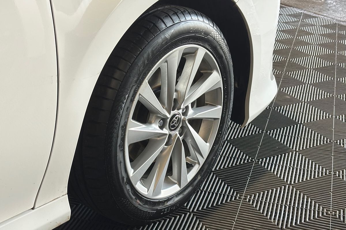 2021 Toyota Camry Ascent AXVH70R