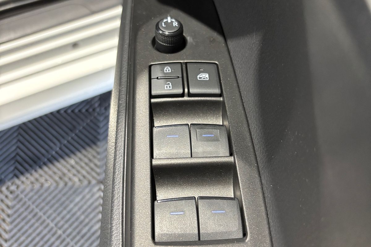2021 Toyota Camry Ascent AXVH70R