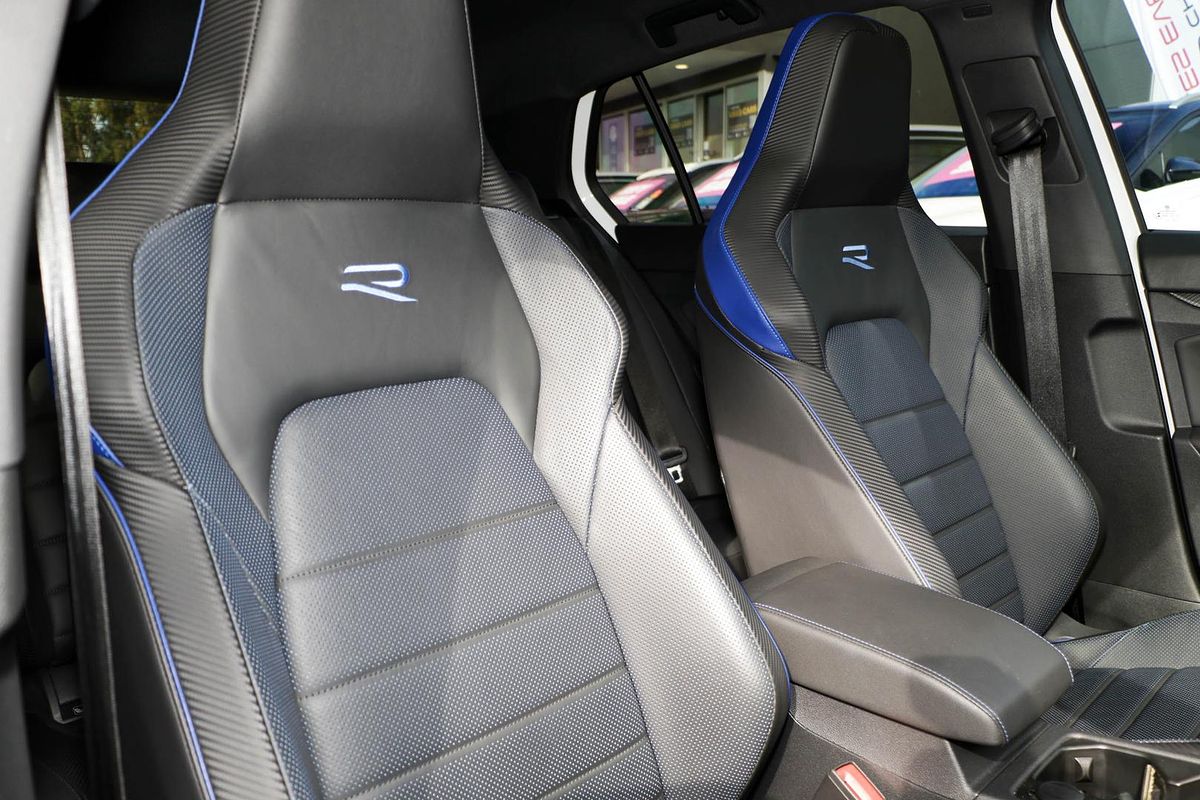 2022 Volkswagen Golf R 8