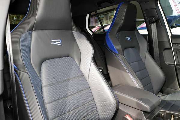 2022 Volkswagen Golf R 8