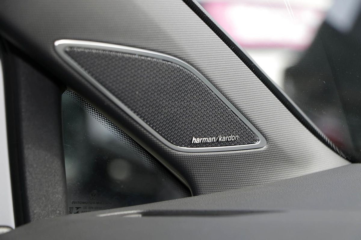 2022 Volkswagen Golf R 8