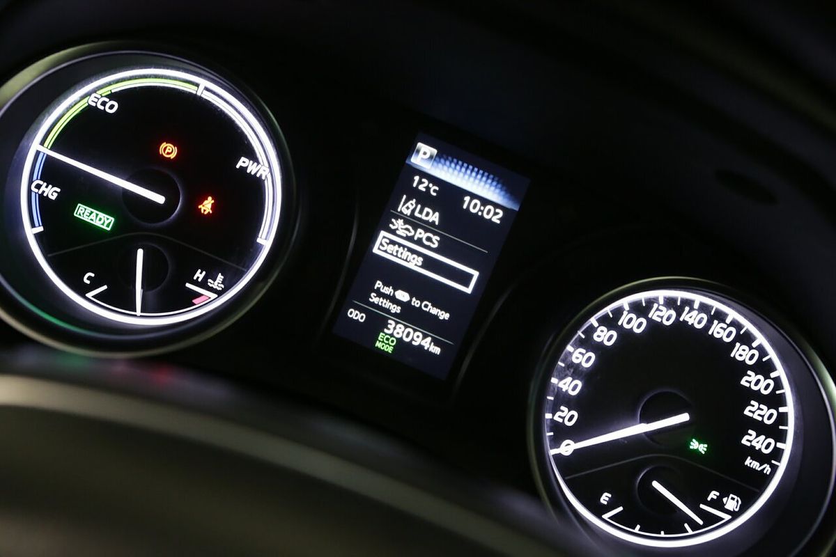 2020 Toyota Camry Ascent AXVH70R