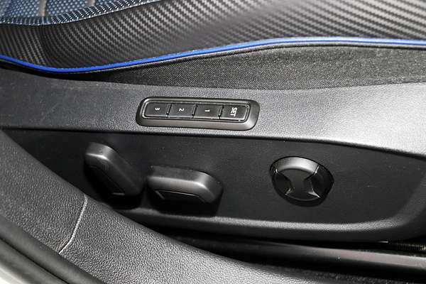 2022 Volkswagen Golf R 8