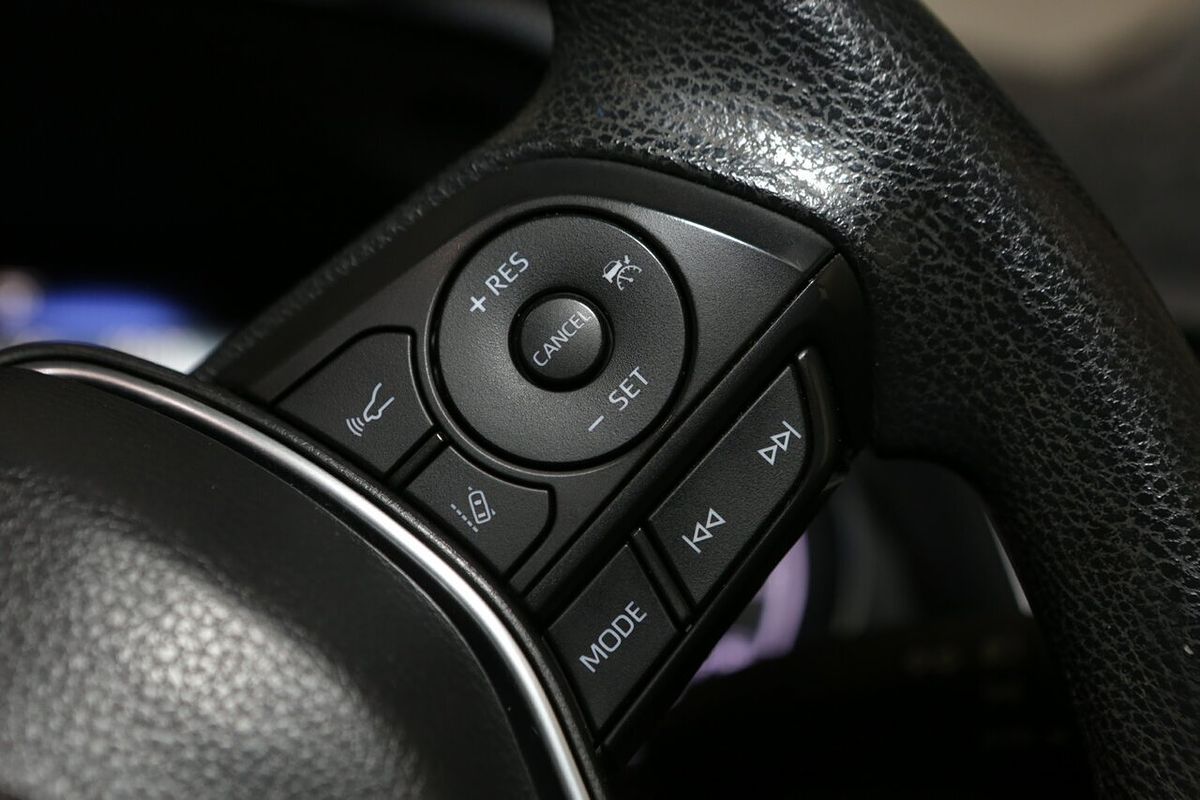 2020 Toyota Camry Ascent AXVH70R