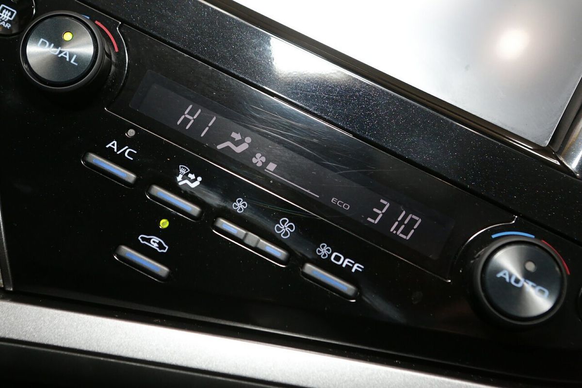 2020 Toyota Camry Ascent AXVH70R