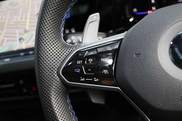 2022 Volkswagen Golf R 8