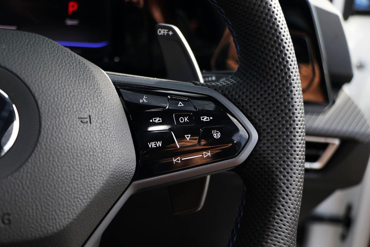 2022 Volkswagen Golf R 8