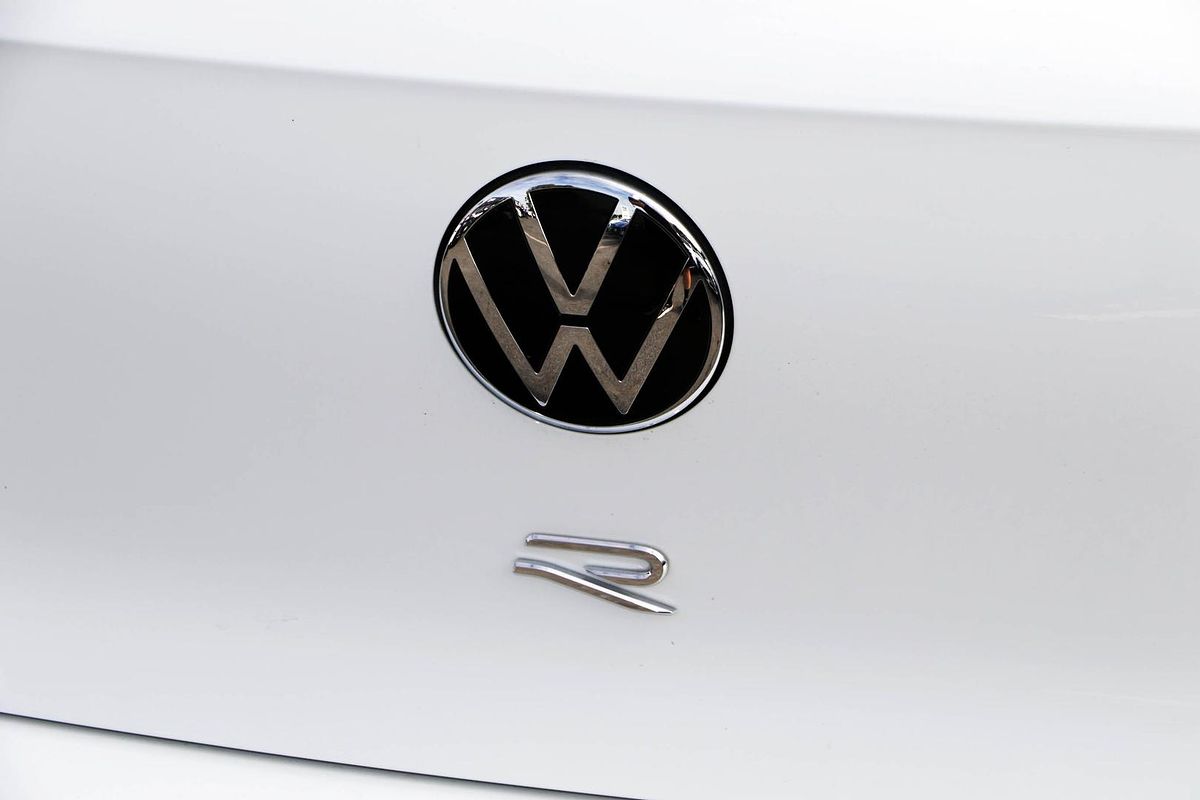 2022 Volkswagen Golf R 8