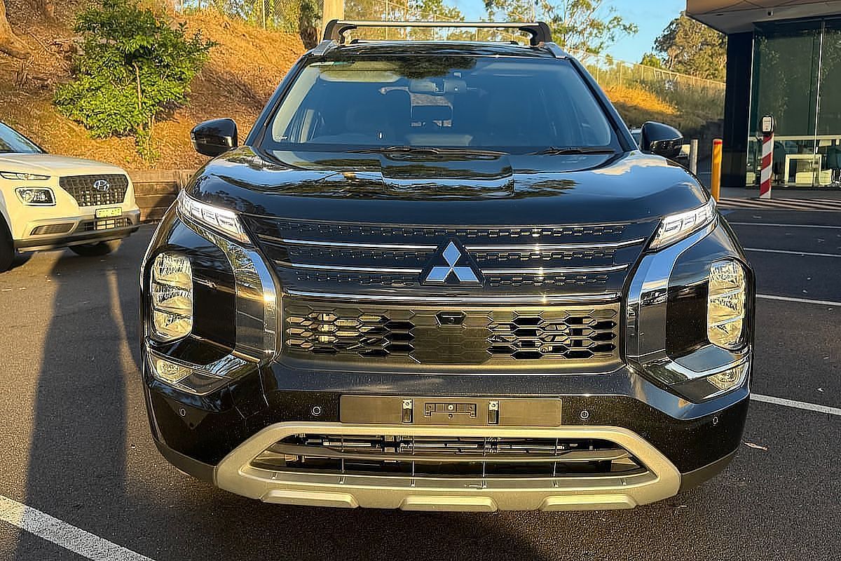2022 Mitsubishi Outlander LS ZM