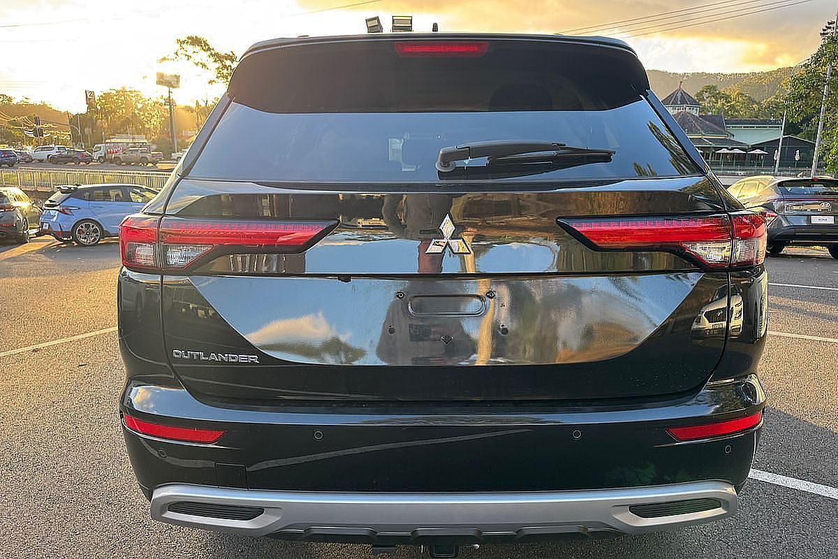 2022 Mitsubishi Outlander LS ZM