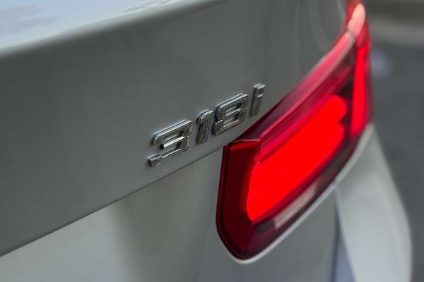 2016 BMW 3 Series 318i Sport Line F30 LCI