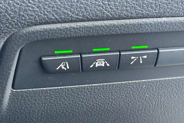 2016 BMW 3 Series 318i Sport Line F30 LCI