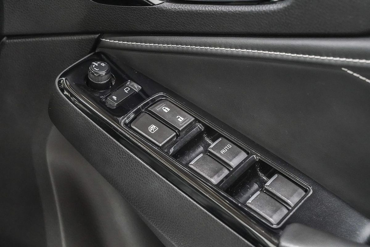 2023 Isuzu MU-X LS-T
