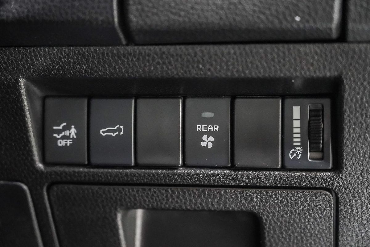 2023 Isuzu MU-X LS-T