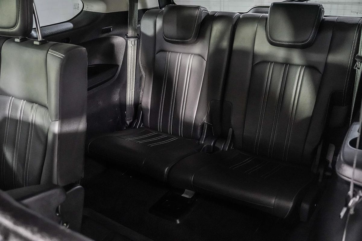 2023 Isuzu MU-X LS-T