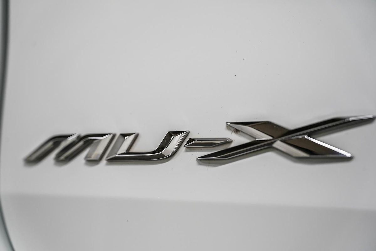 2023 Isuzu MU-X LS-T
