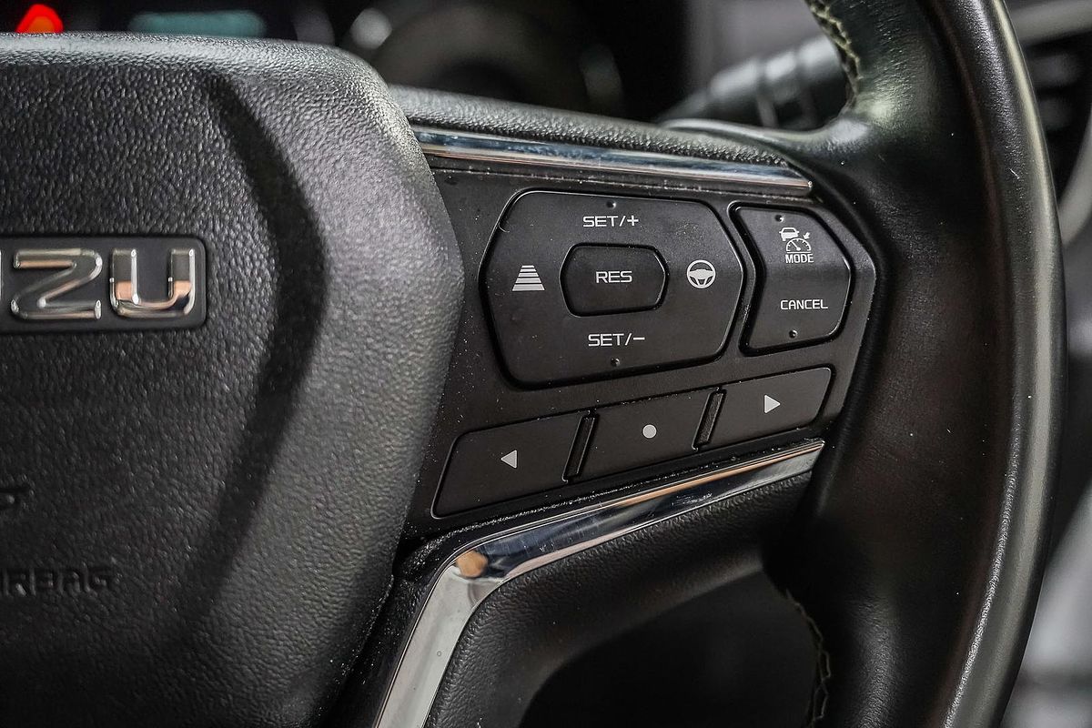 2023 Isuzu MU-X LS-T