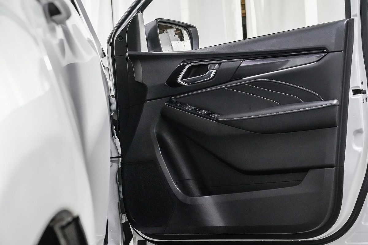 2023 Isuzu MU-X LS-T