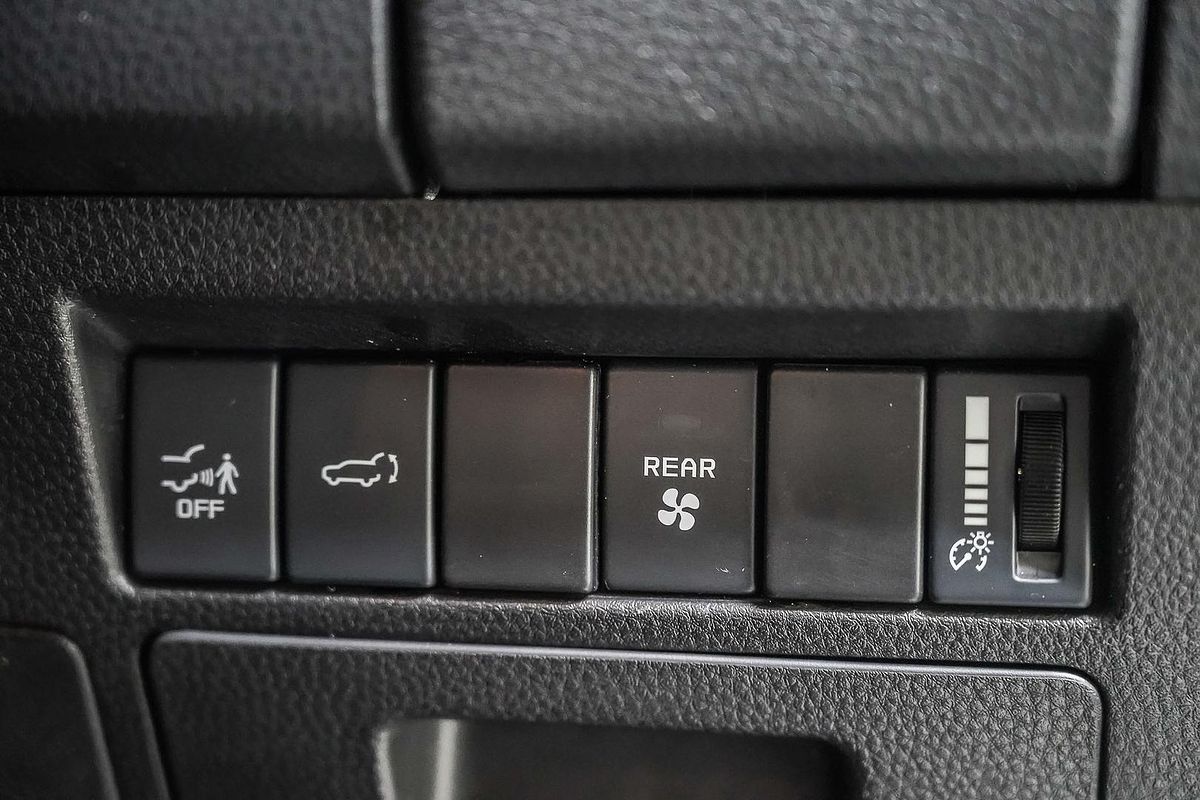2023 Isuzu MU-X LS-T