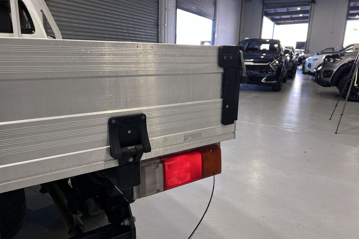 2016 Toyota Hilux Workmate TGN121R Rear Wheel Drive
