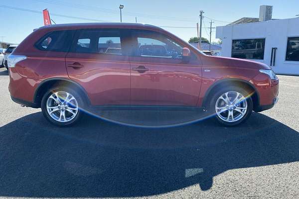 2014 Mitsubishi Outlander ES ZJ