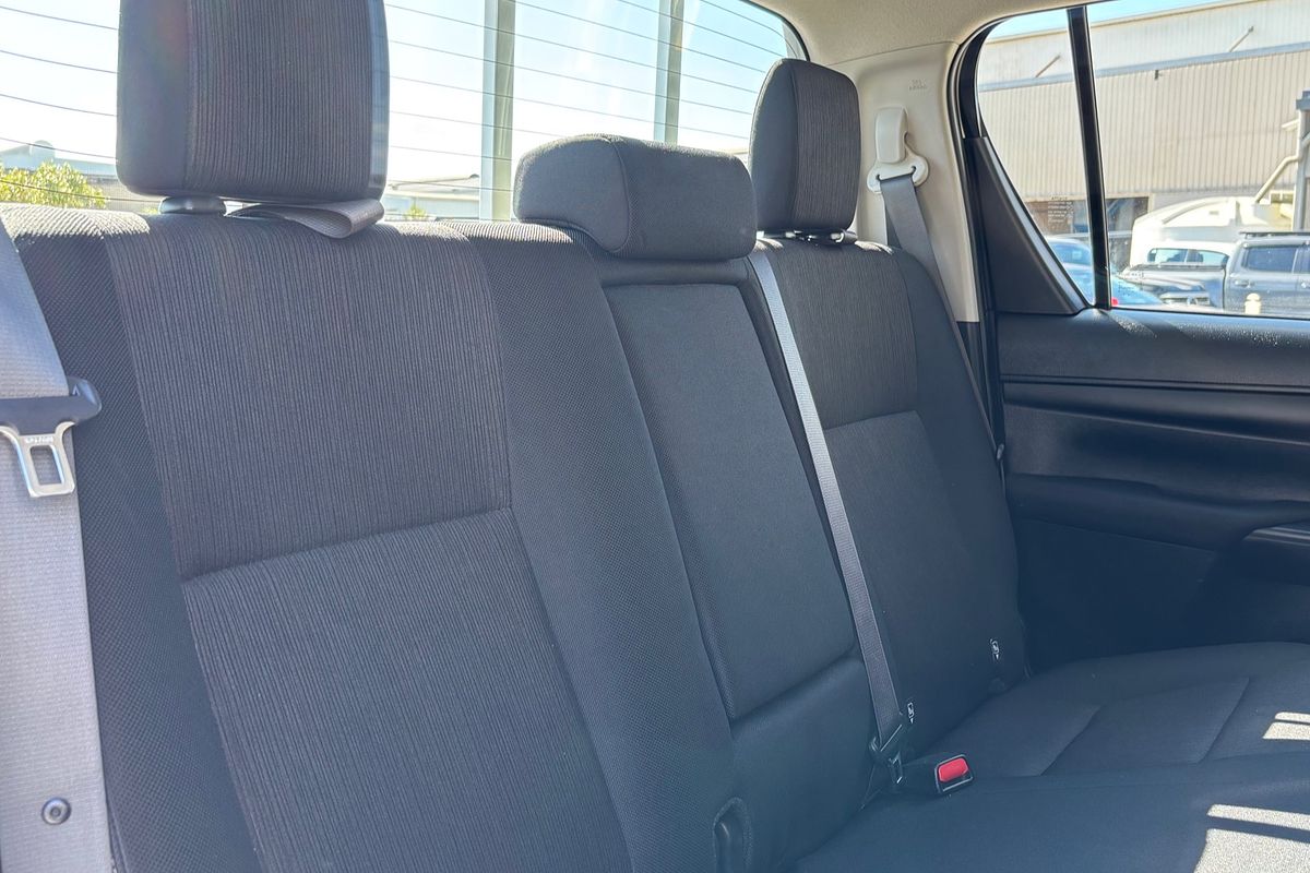 2019 Toyota Hilux SR GUN126R