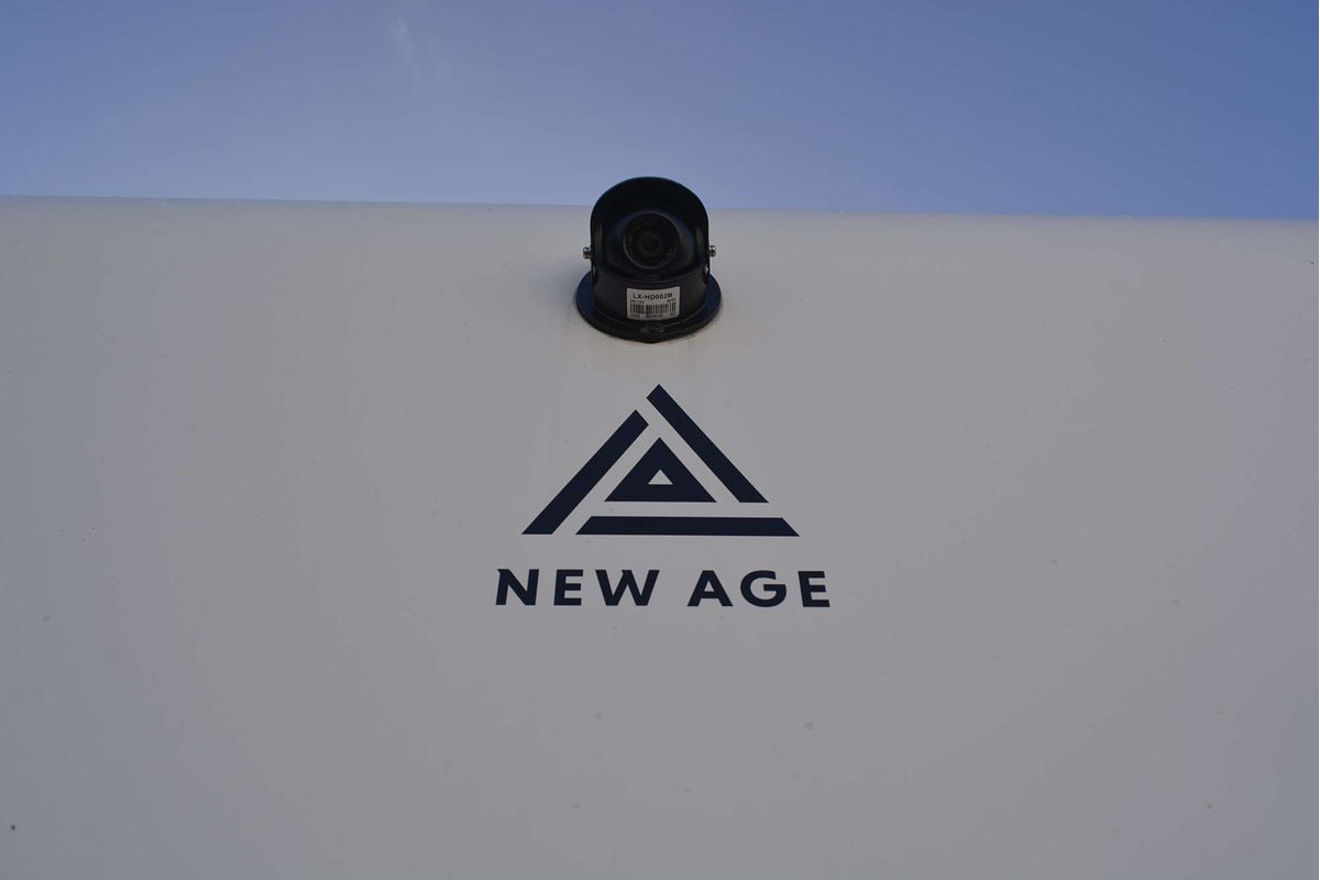 2025 New Age Manta Ray 16ft Embark