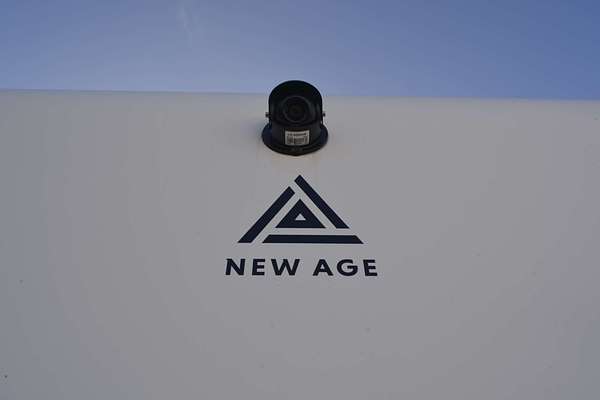 2025 New Age Manta Ray 16ft Embark