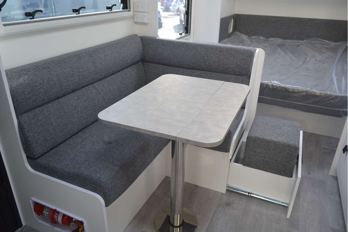 2025 New Age Manta Ray 16ft Embark